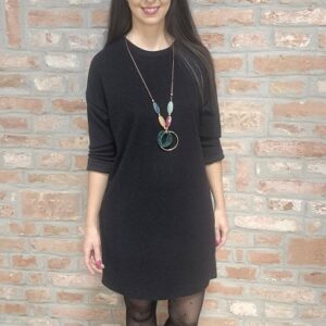 Flamina : Fekete , ezüst csillogós ruha nyaklánccal