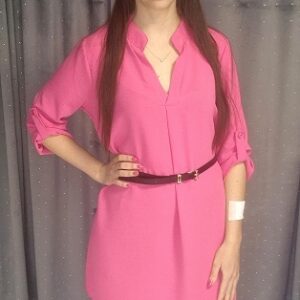 Flóraa - Pink színű , V nyakú , öves ruha